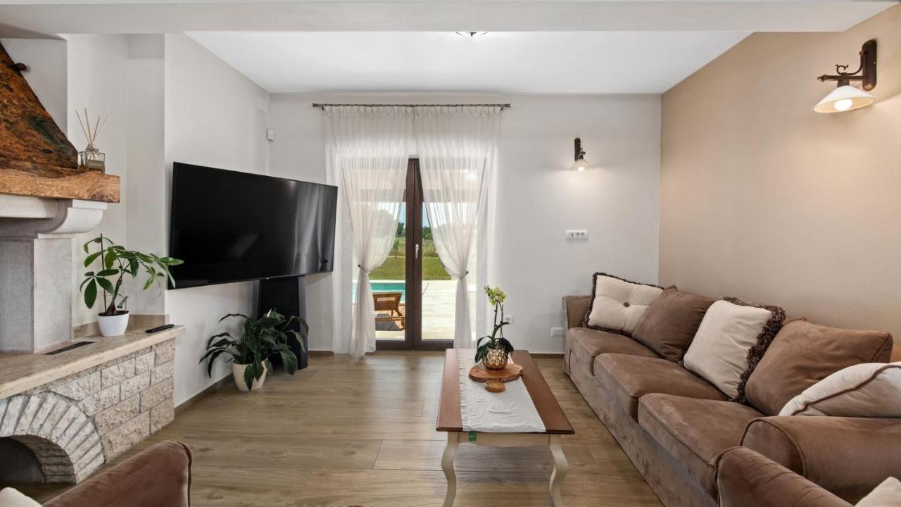 Villa Campagna Galižana Exteriör bild